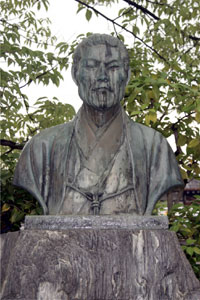 京都市壬生寺にある近藤勇の銅像